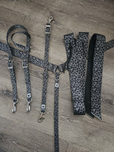 Load image into Gallery viewer, Black cheetah tack set