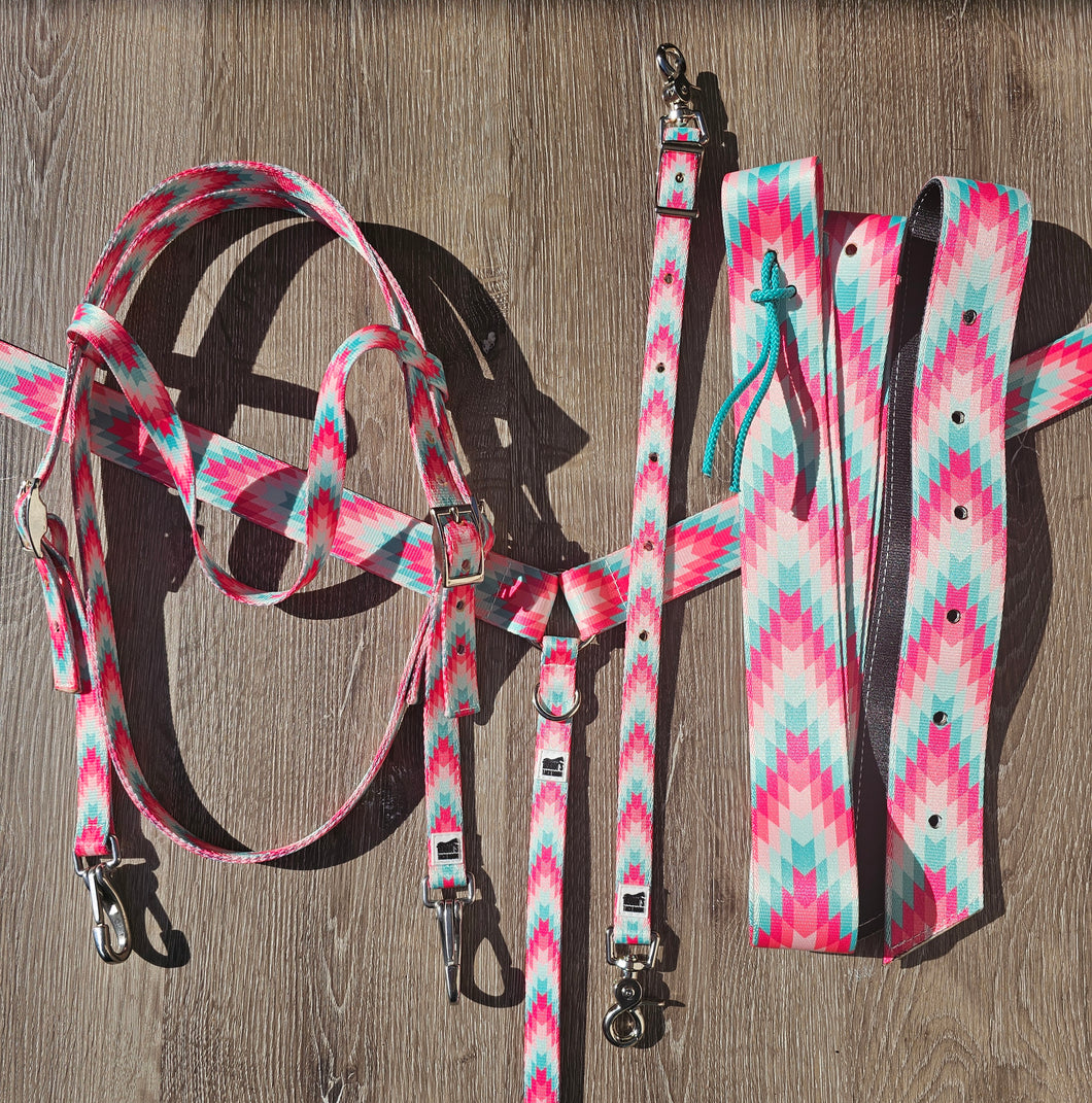 Chevron tack set