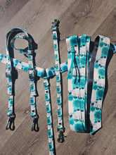 Load image into Gallery viewer, White and teal roses tack set
