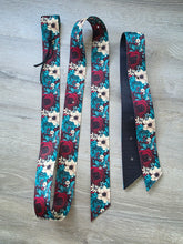 Load image into Gallery viewer, Patriotic flowers latigo and off billet set
