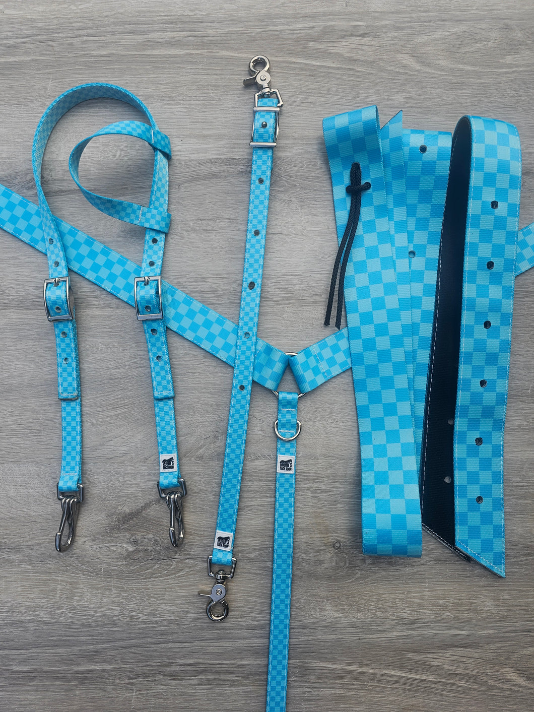 Blue checkered tack set