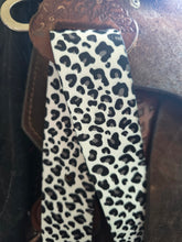 Load image into Gallery viewer, Snow leopard latigo and off billet set
