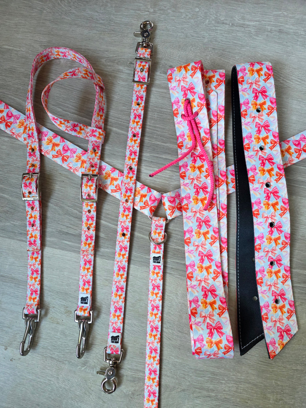 Bows tack set