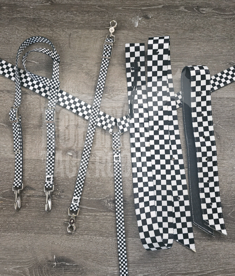 Checkered tack set