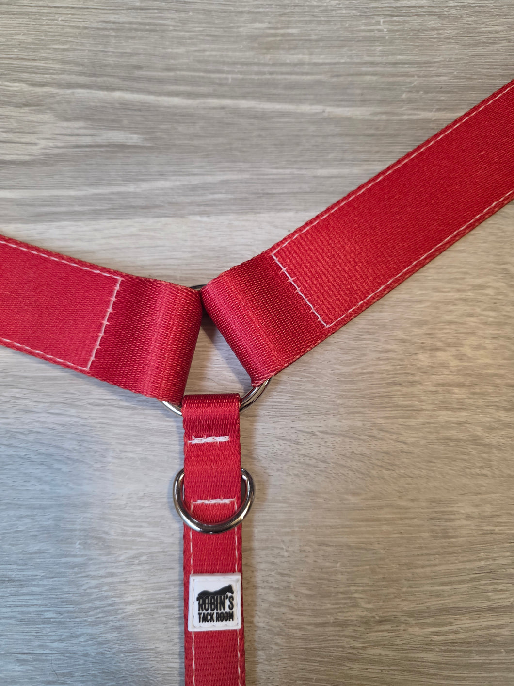 Solid red breastcollar
