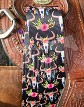 Load image into Gallery viewer, Steer skulls tack set
